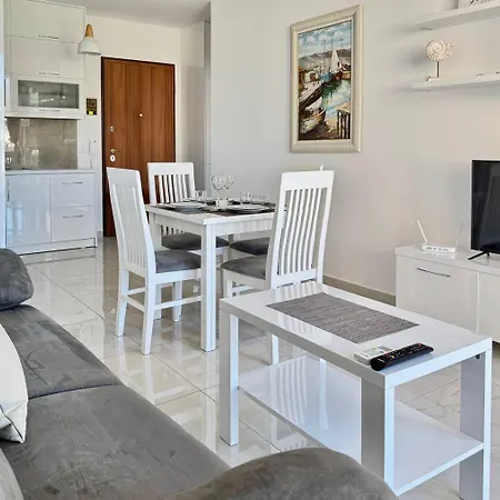 White - Malgorzata *