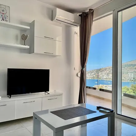 White - Malgorzata * Saranda