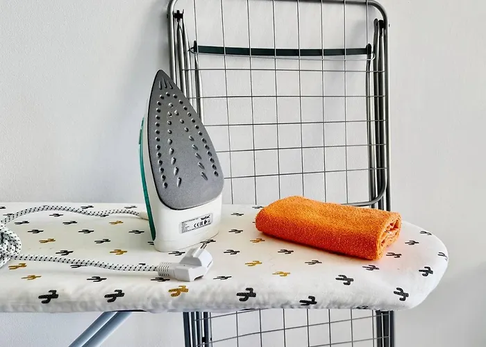 White - Malgorzata Saranda