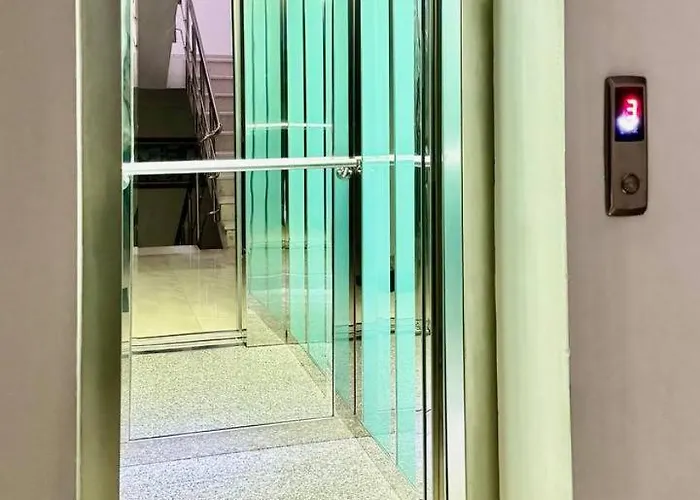 White - Malgorzata * Saranda