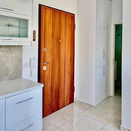 White - Malgorzata *