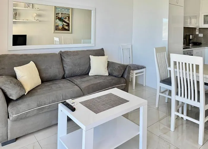 White - Malgorzata * Sarandë