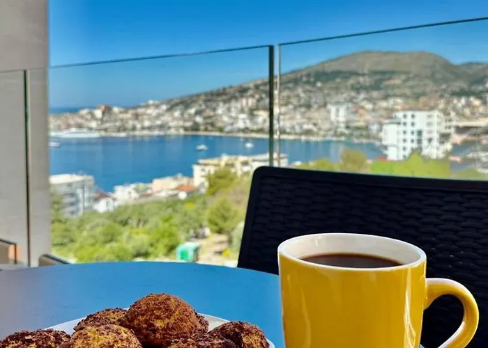 White - Malgorzata Apartman *