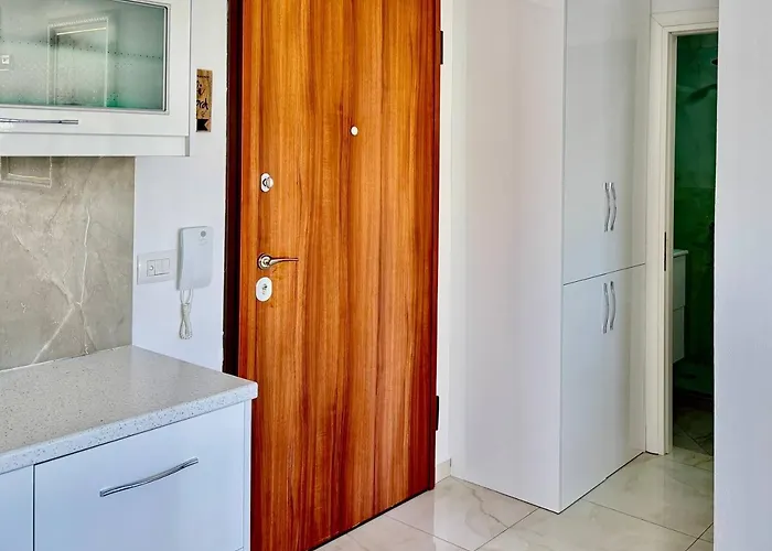 White - Malgorzata *